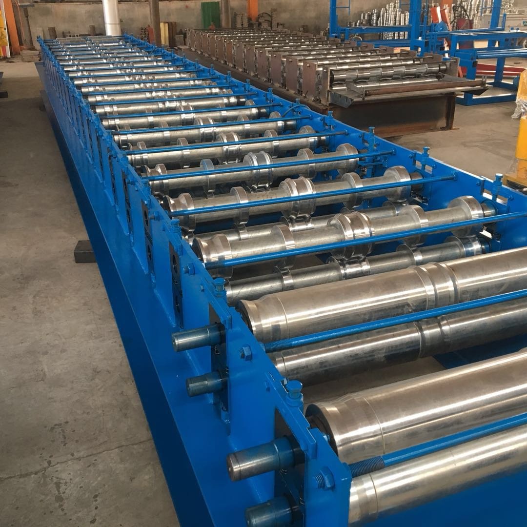 Custom-designed standing seam roll forming machines for sale