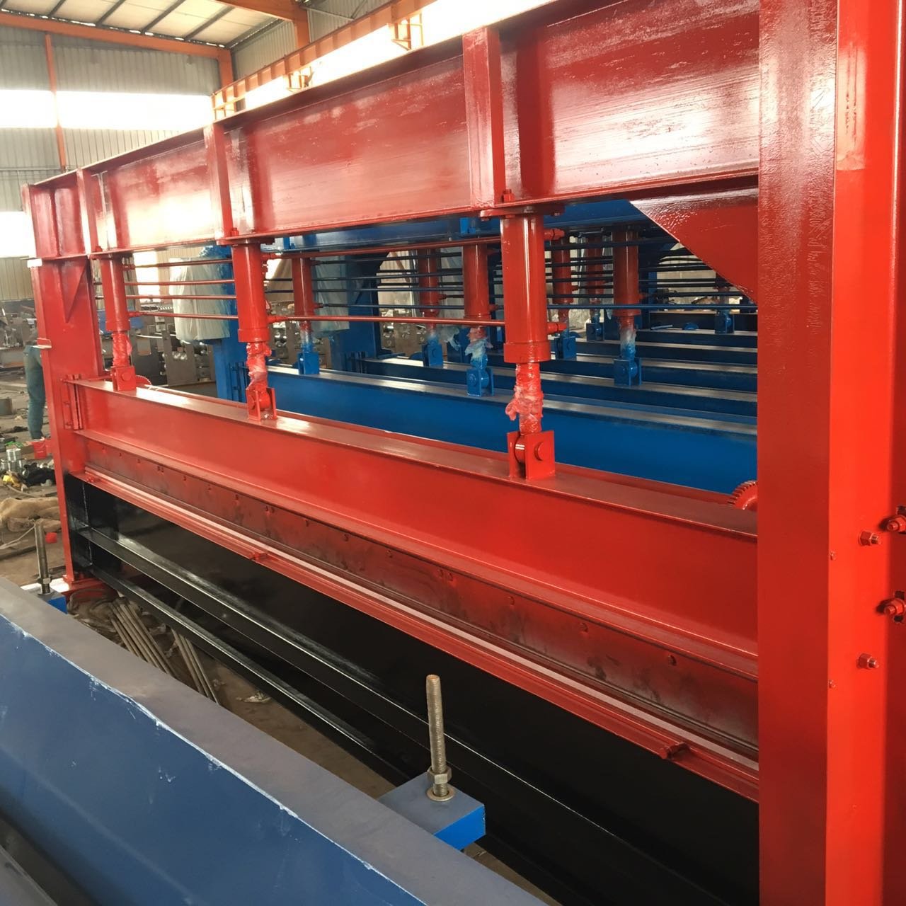 Color steel bending machine