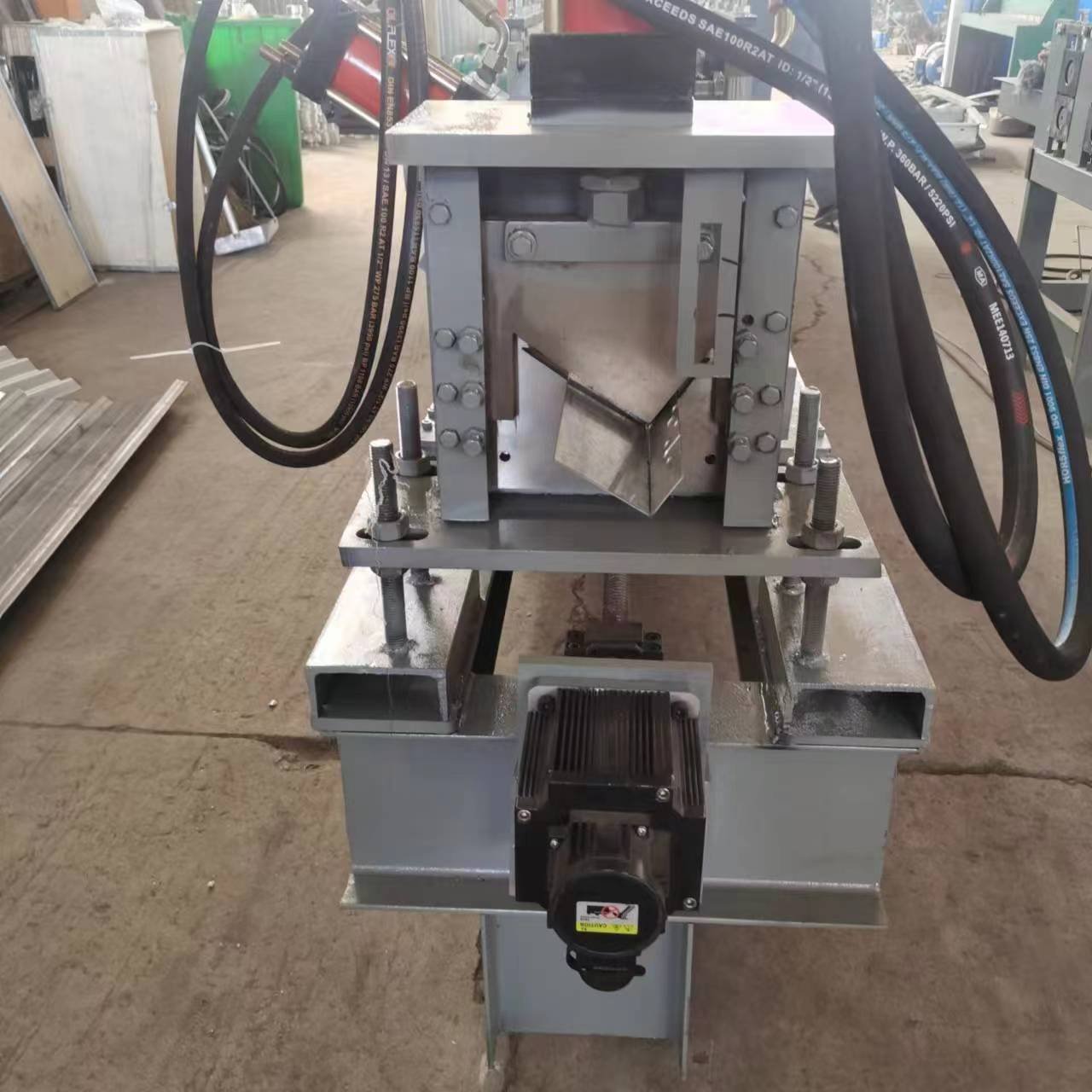 Dry wall metal studs steel framing machine