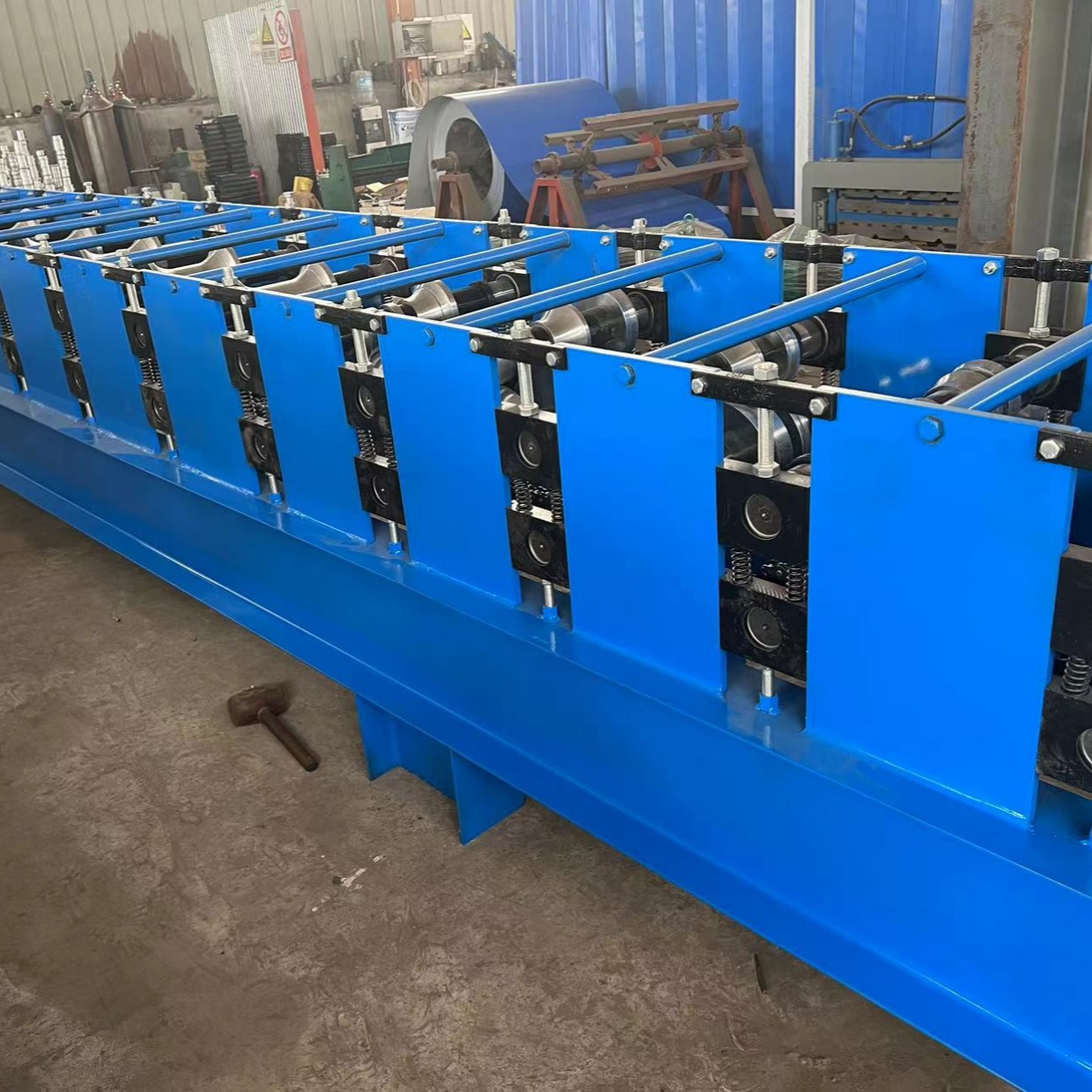 Full aotomatic ridge cap roll forming machine