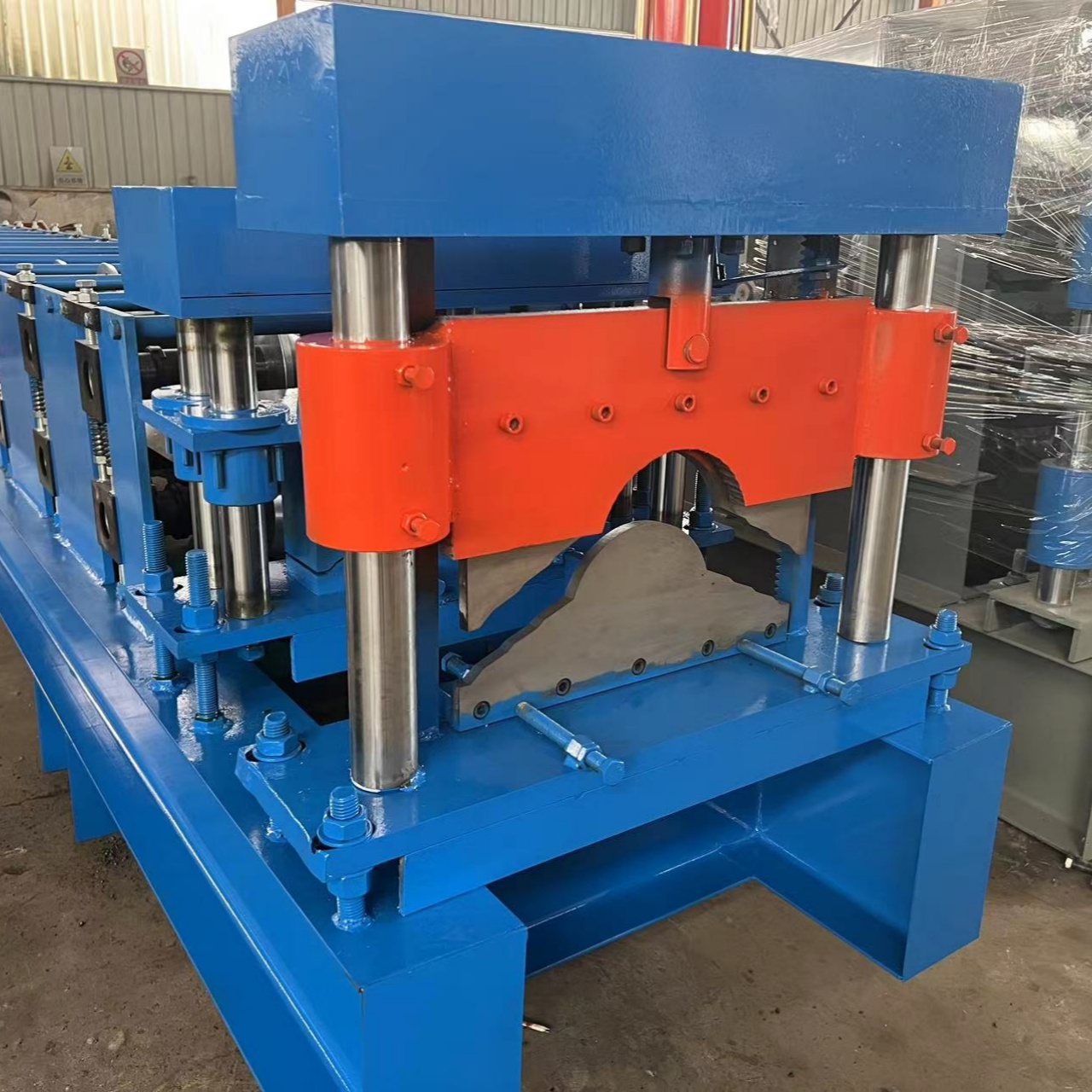 Metal roof ridge cap roll forming machine