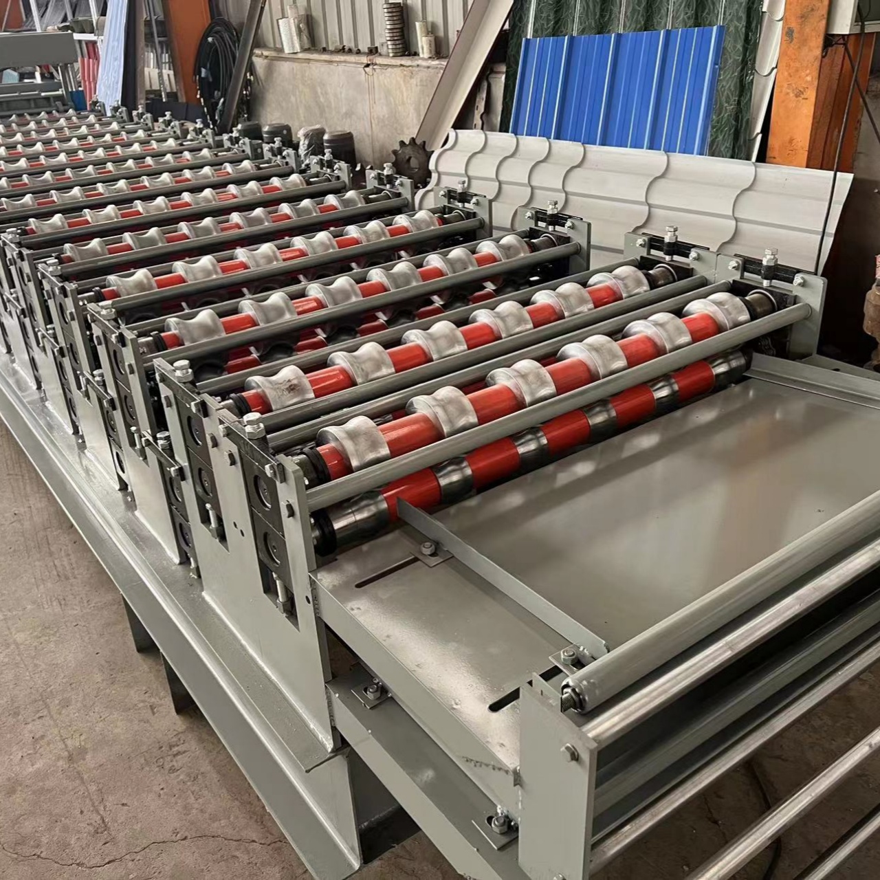 Popular and beautiful glazed tile roll forming machine