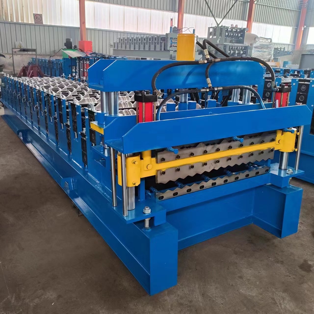 High speed glazed tile roll forming machine