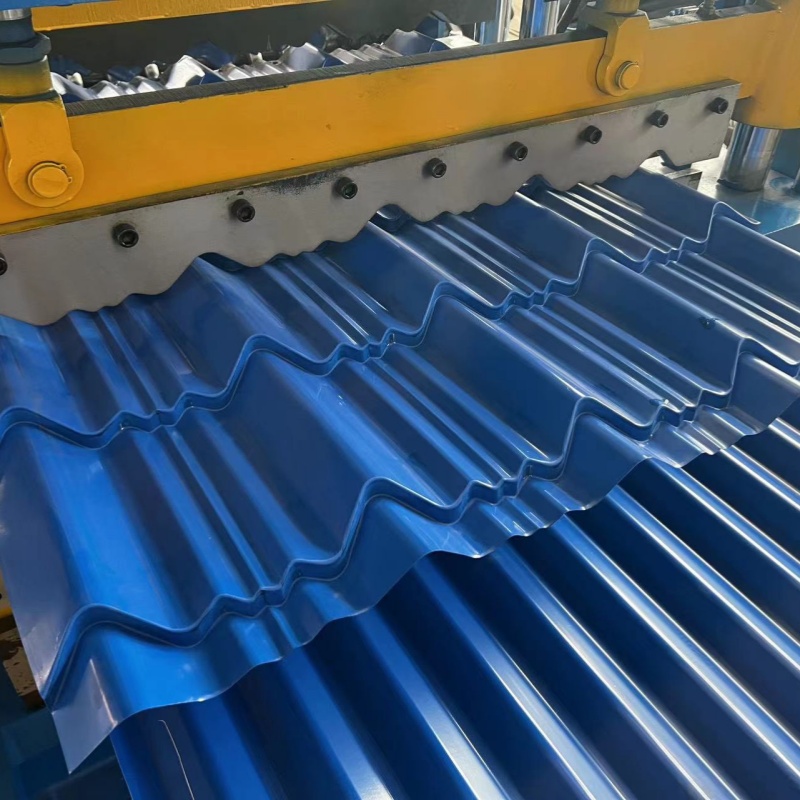 Machine to make corrugated metal sheet for industrial use